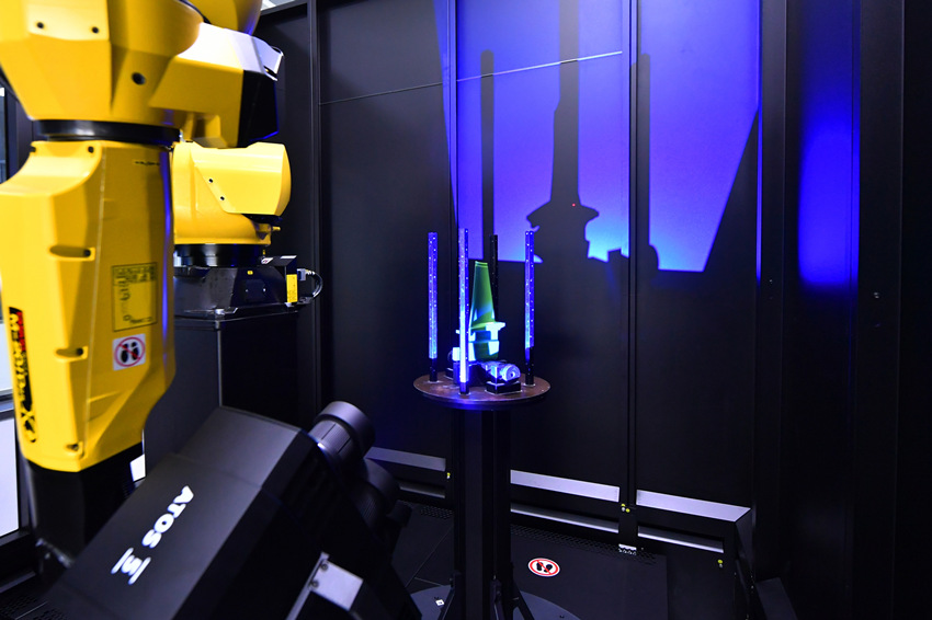 �����׸�ȼ���ǻ�������ظ���͸ƽҶƬ�������ֻ����������ڹ�ͼ