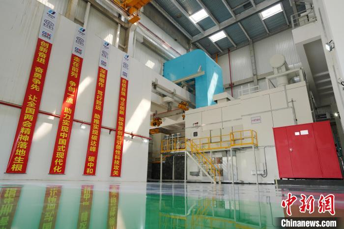 ���²���F��50��������ȼ���ֻ�����������ȦΪ�Ķ�����ͼ